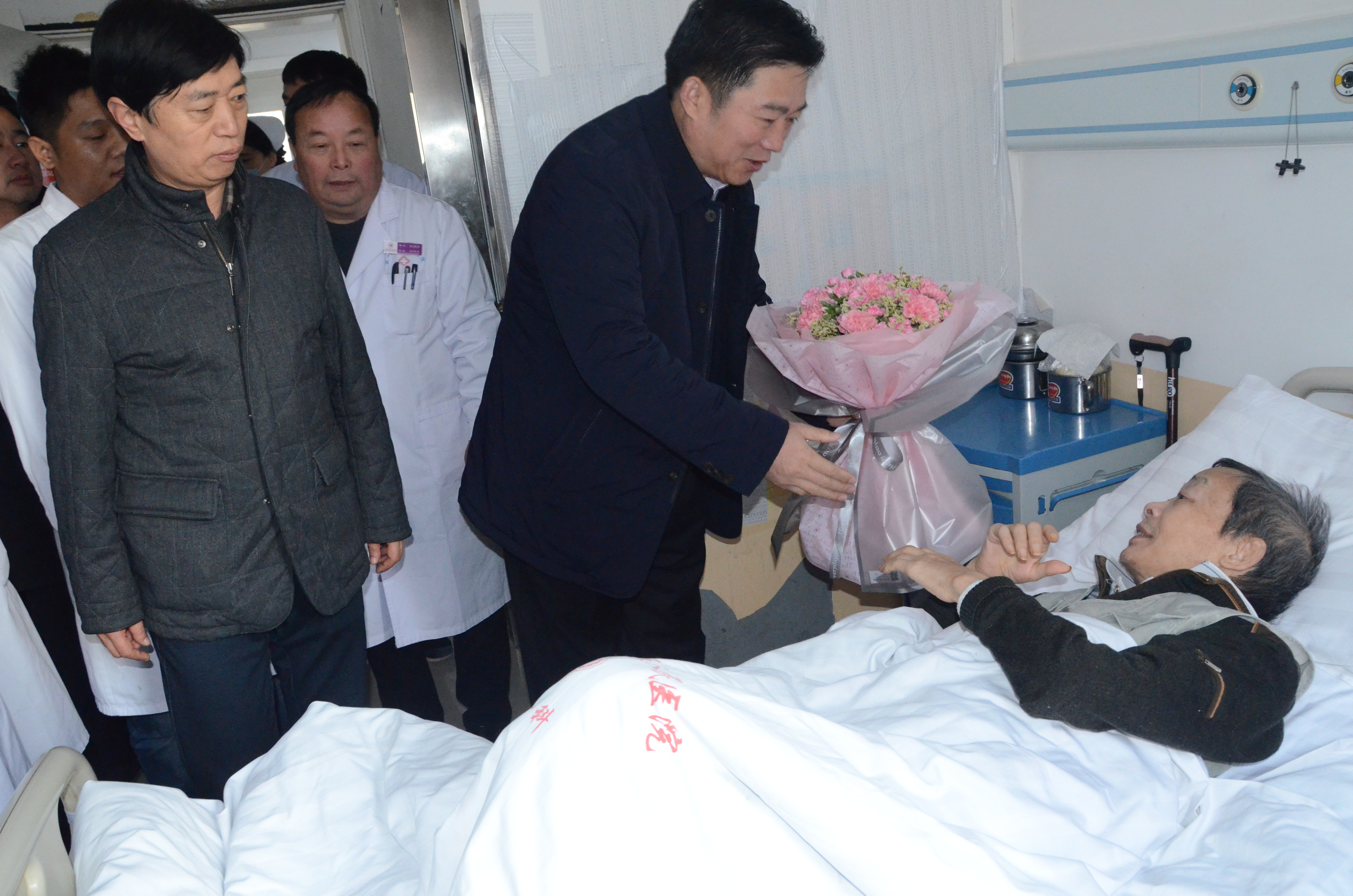 加拿大糖尿病足病人飞跃半个地球来商丘，中西医结合终保肢！ 图 这是患者治疗44天的创面图片