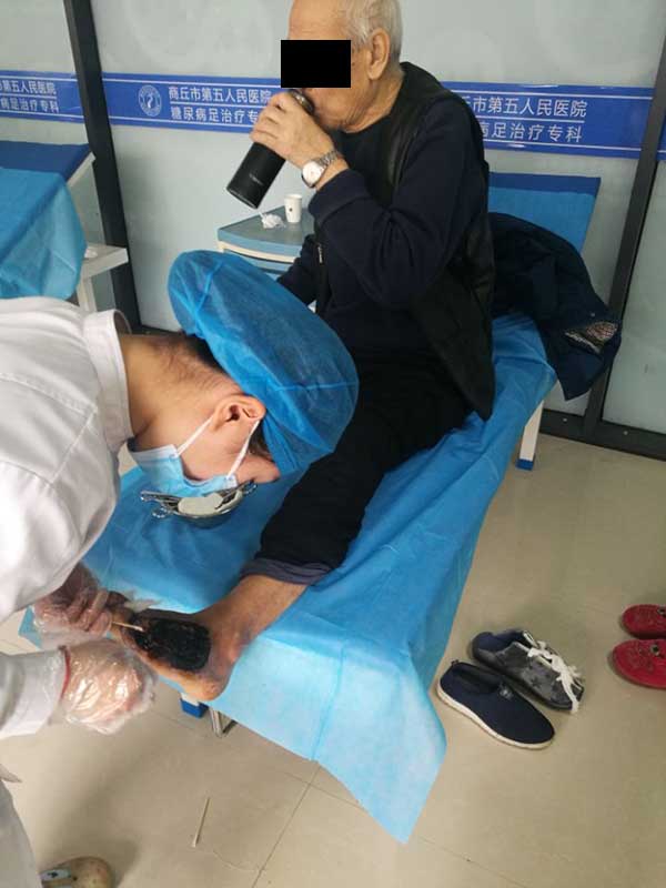 “袁医生,这可咋整,见到你害怕,见不到你又想得慌!”